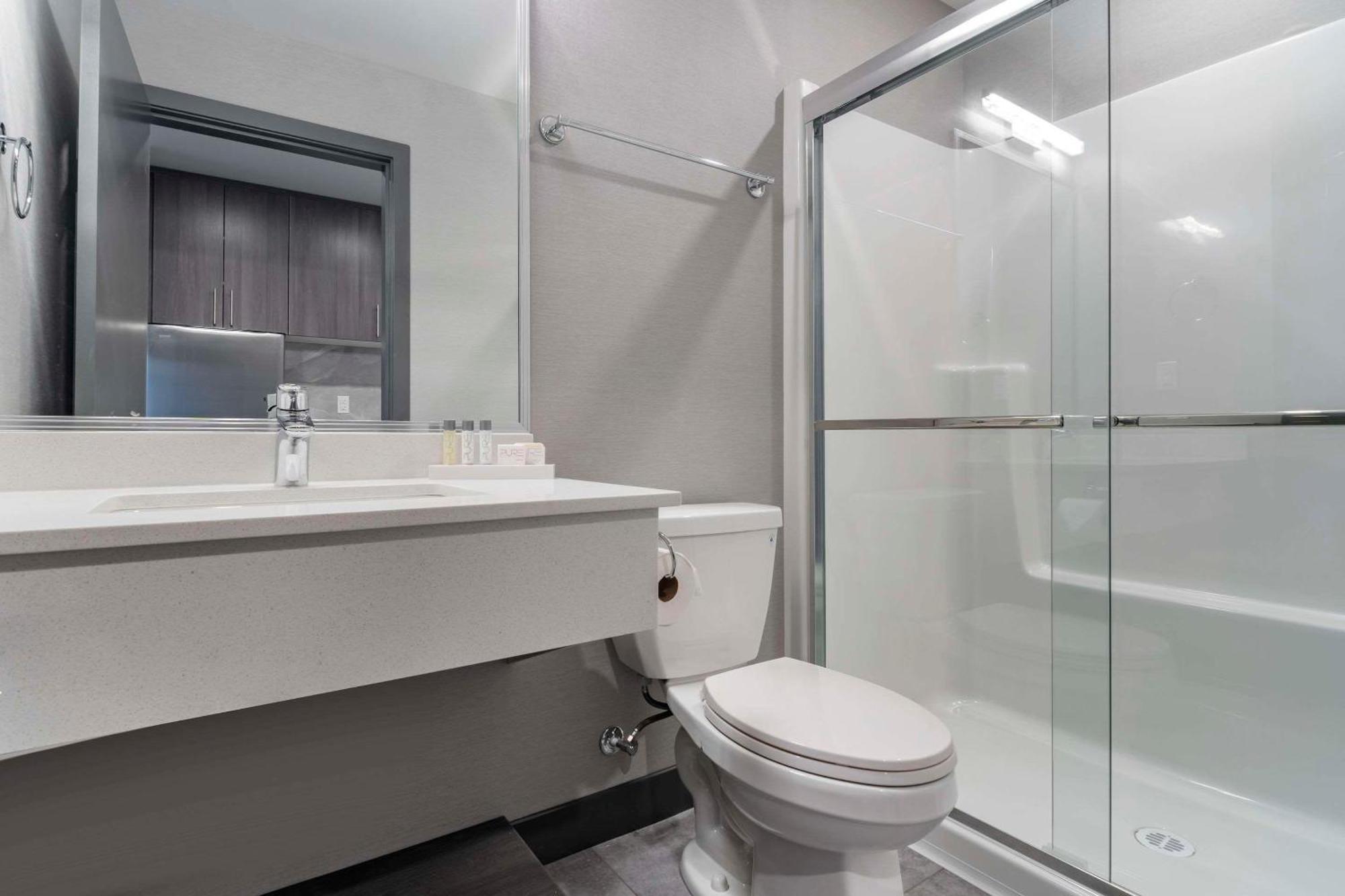 The Hue Hotel, Ascend Hotel Collection Kamloops Zewnętrze zdjęcie
