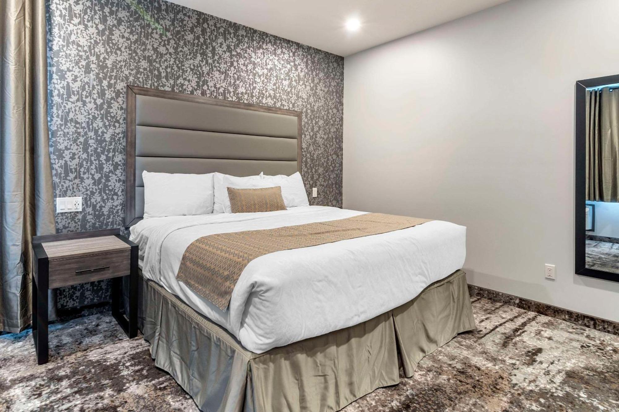 The Hue Hotel, Ascend Hotel Collection Kamloops Zewnętrze zdjęcie