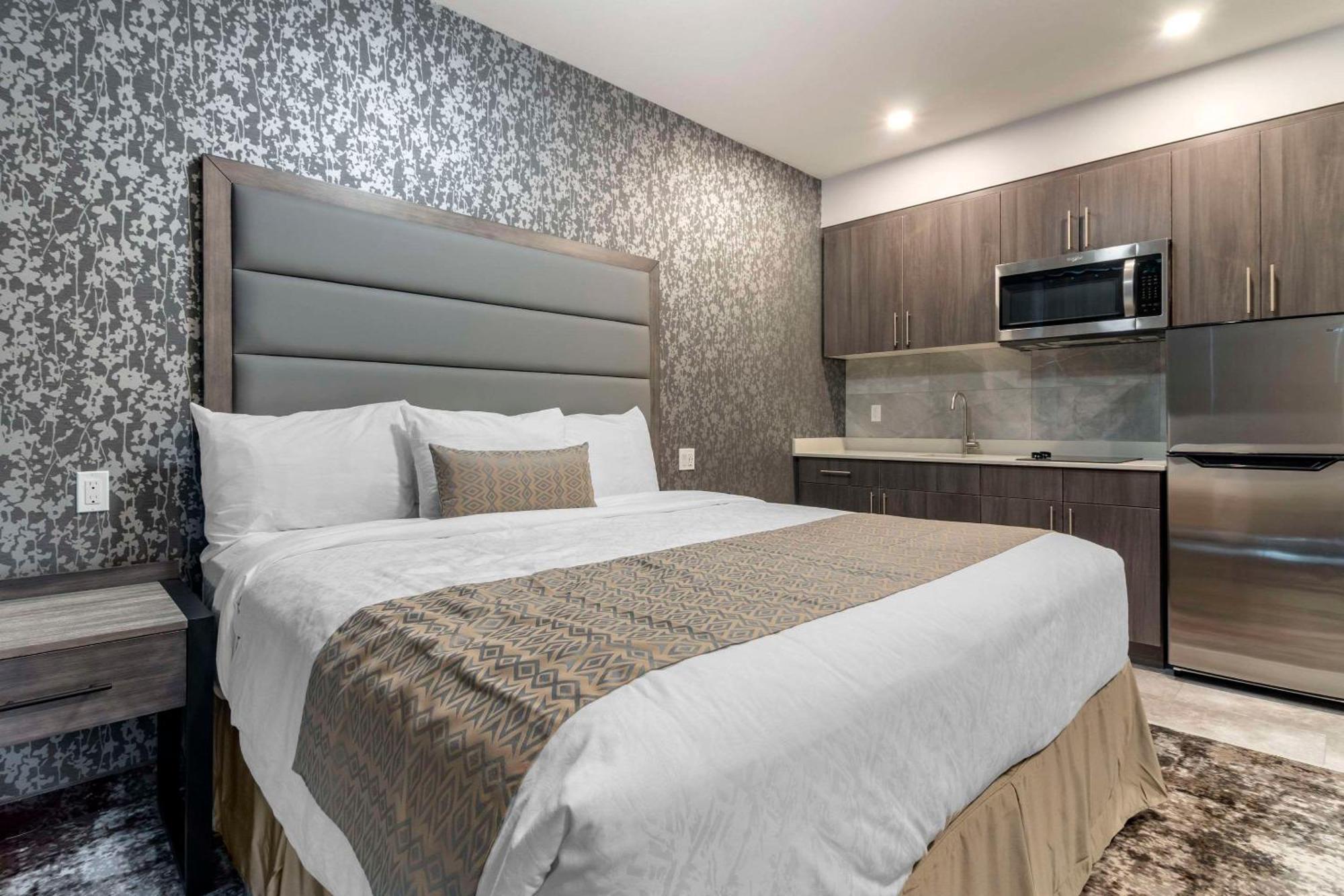 The Hue Hotel, Ascend Hotel Collection Kamloops Zewnętrze zdjęcie
