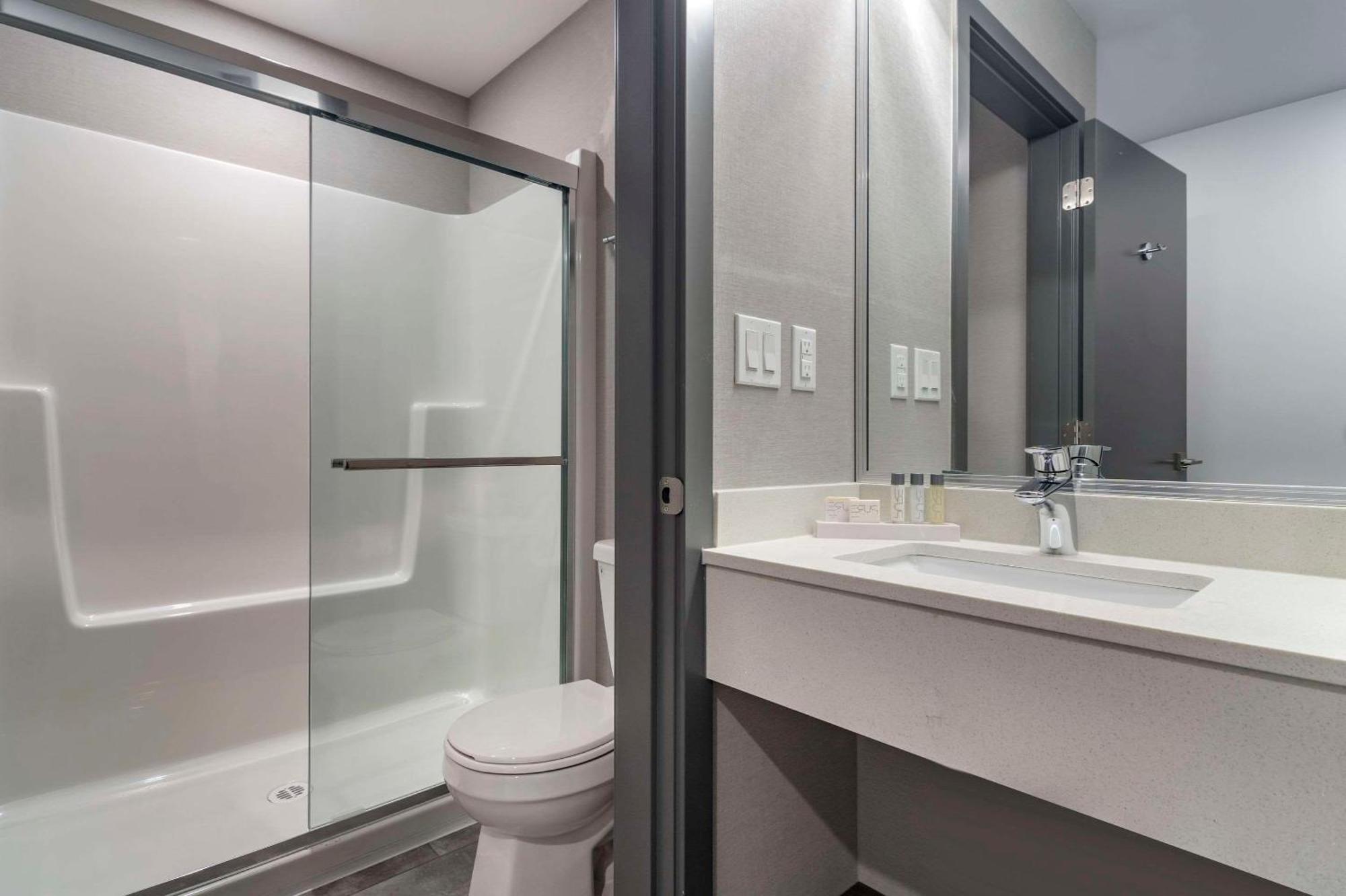 The Hue Hotel, Ascend Hotel Collection Kamloops Zewnętrze zdjęcie