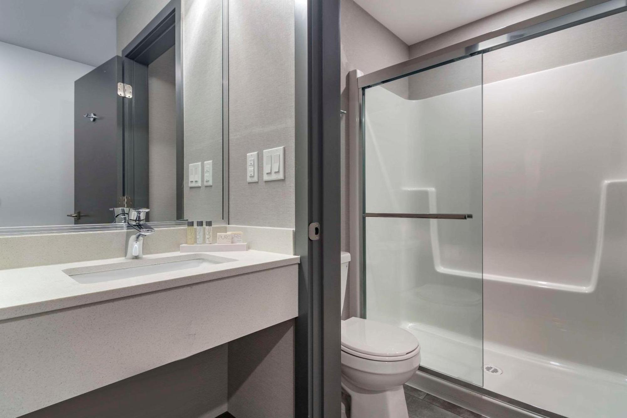 The Hue Hotel, Ascend Hotel Collection Kamloops Zewnętrze zdjęcie