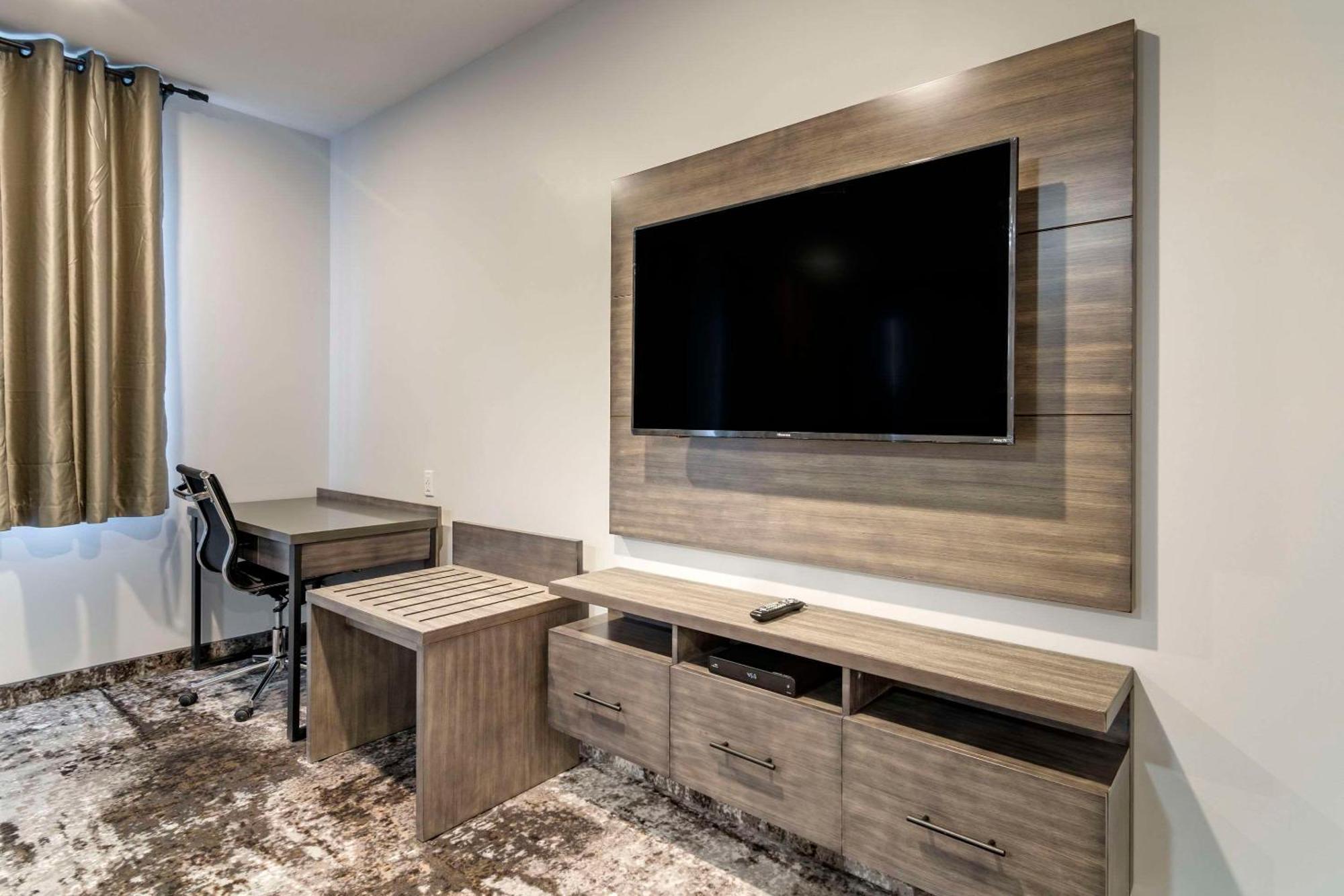 The Hue Hotel, Ascend Hotel Collection Kamloops Zewnętrze zdjęcie