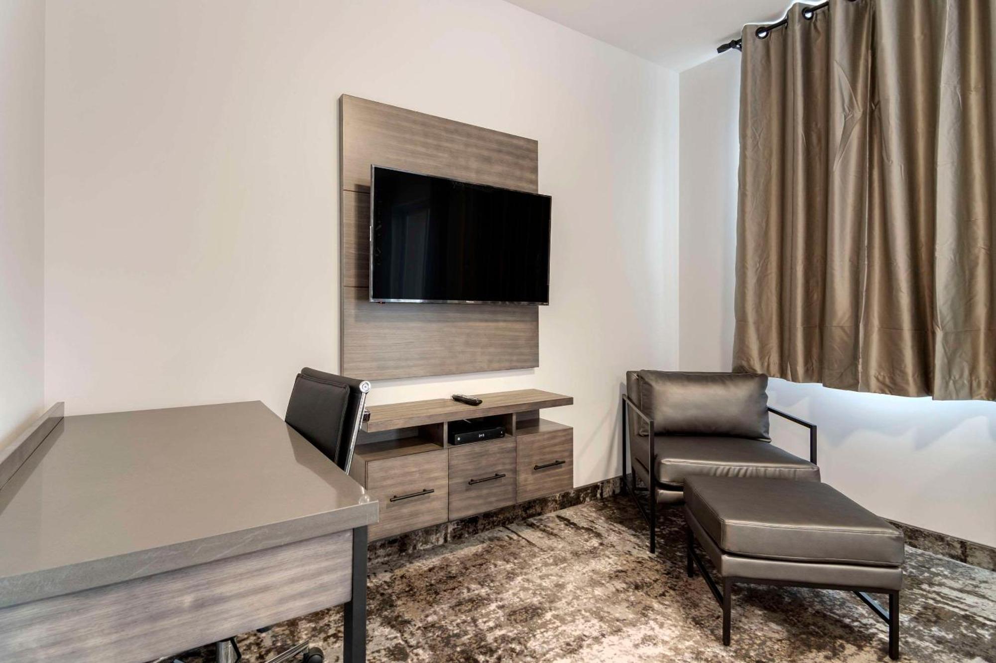 The Hue Hotel, Ascend Hotel Collection Kamloops Zewnętrze zdjęcie